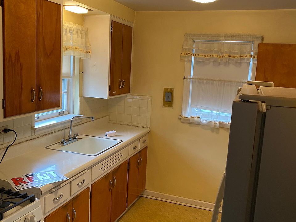 1st image of 9739 Richard Ave #1