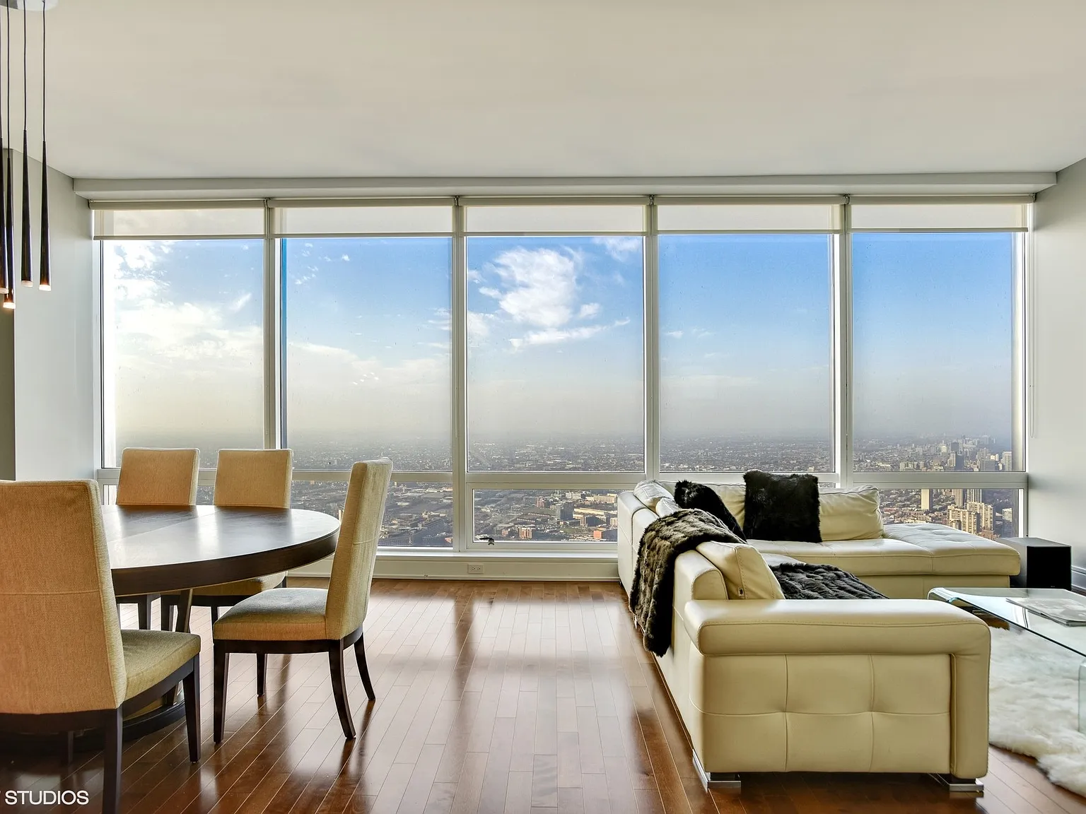2 bed, 2.5 bath, 1839 sqft, $7,000 — Photo 2