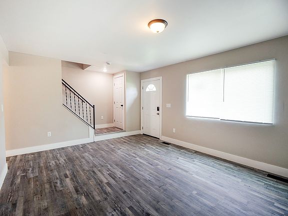 2nd image of 10897 Birchridge Dr