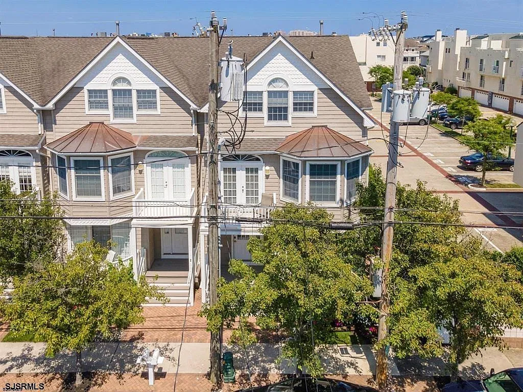 4 bed, 3.5 bath, $40,000 — Photo 4