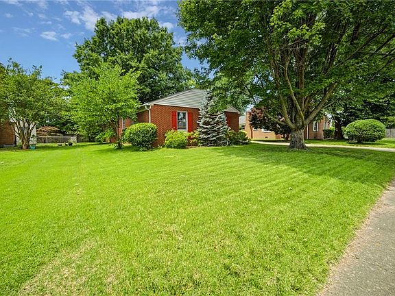 4th image of 6 Redman Ct
