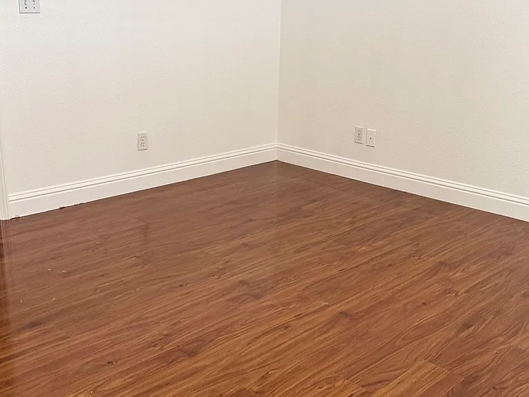 1562 Berkshire Dr — Photo 7
