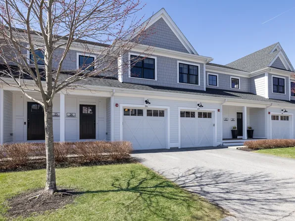 26 Southfield Ln #26, Sherborn, MA 01770
