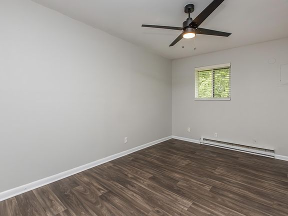 4th image of 2426 E Main St #B-b8