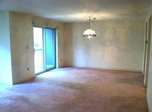 4th image of 1 Washington St Unit 202