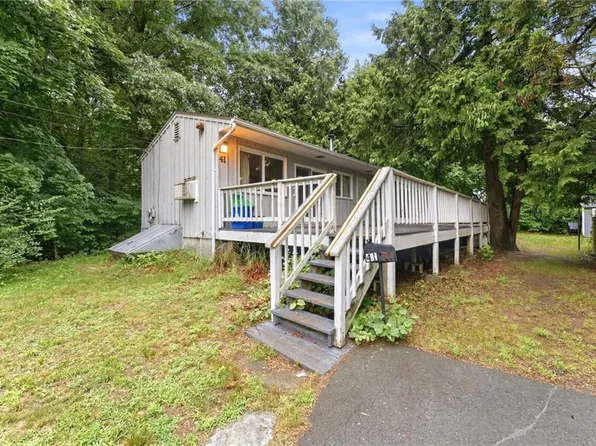 41 Shirley St, Warwick, RI 02888