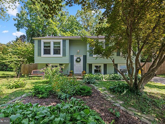 2nd image of 1471 Amberwood Dr N