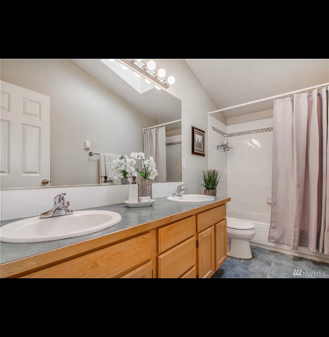 2 bed, 1.5 bath, 1080 sqft, $3,100 — Photo 3