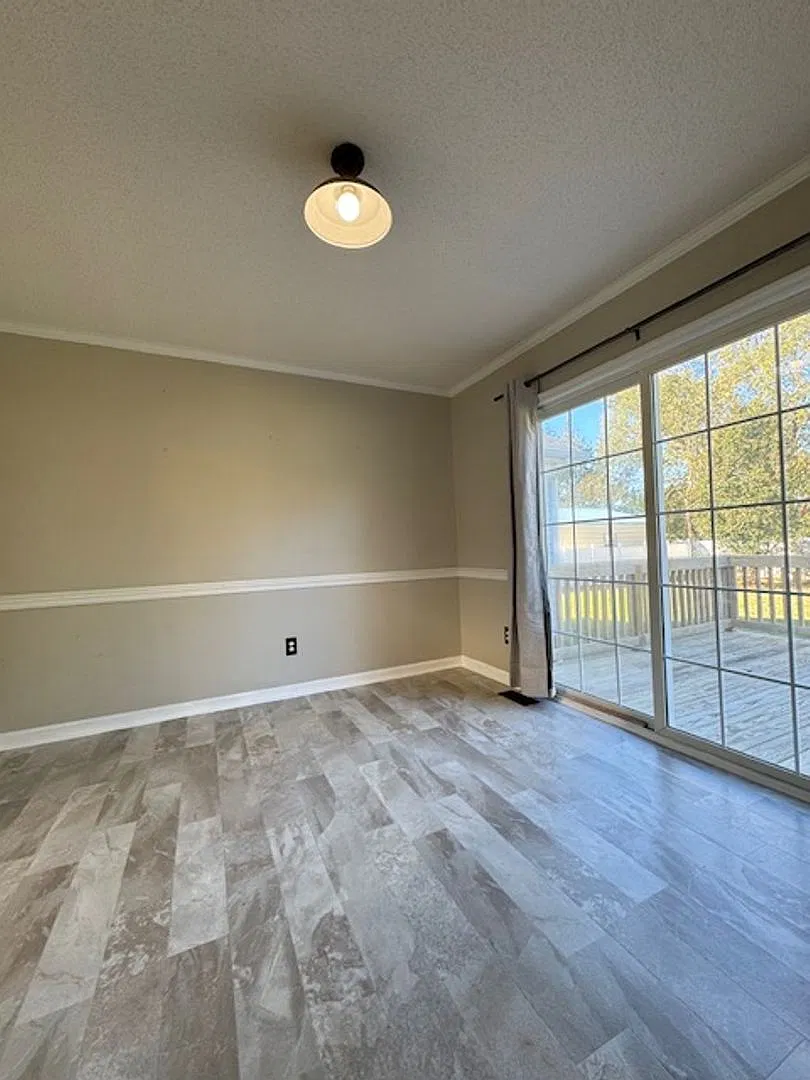 405 Kuwicki Road — Photo 3