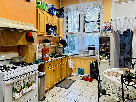 5th image of 312 Harman St