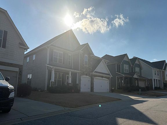 3rd image of 405 Hilburn Way