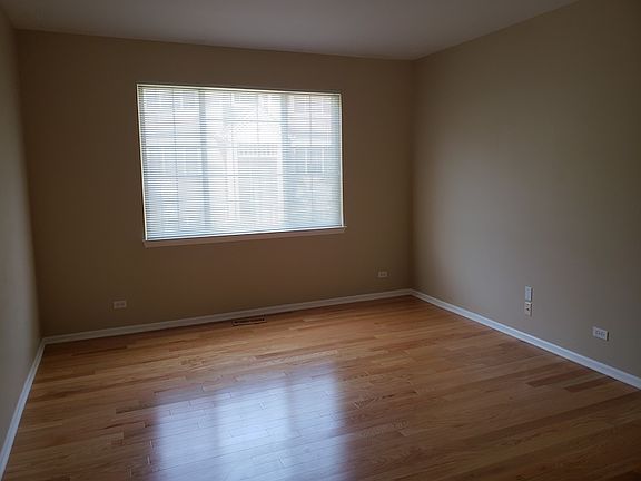 2nd image of 958 Mayfair Ct #958