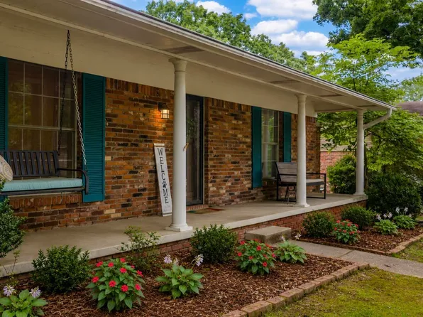 6 Heritage Ct, Little Rock, AR 72211