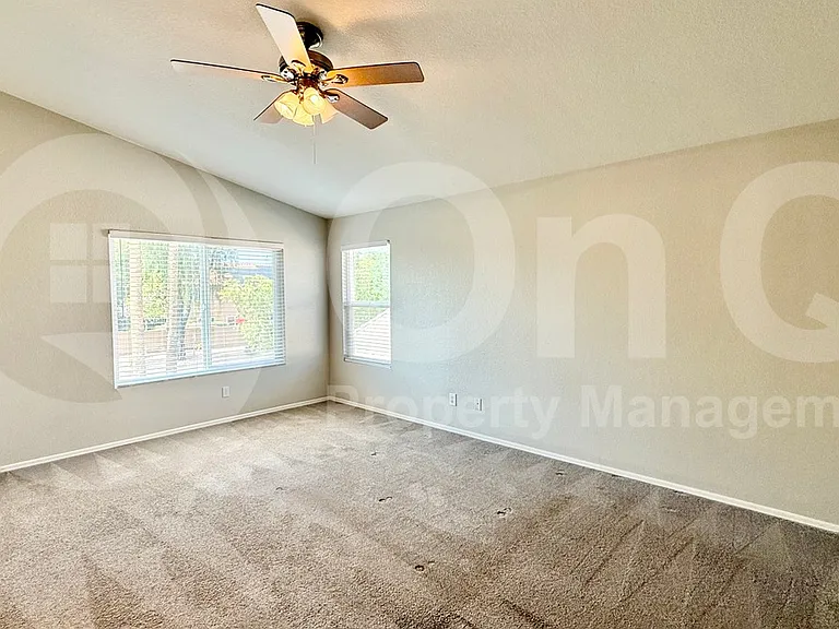 1481 E Cheyenne St — Photo 18