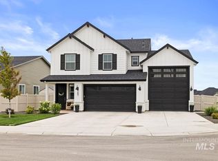 563 Burnside Ave, Middleton, ID 83644