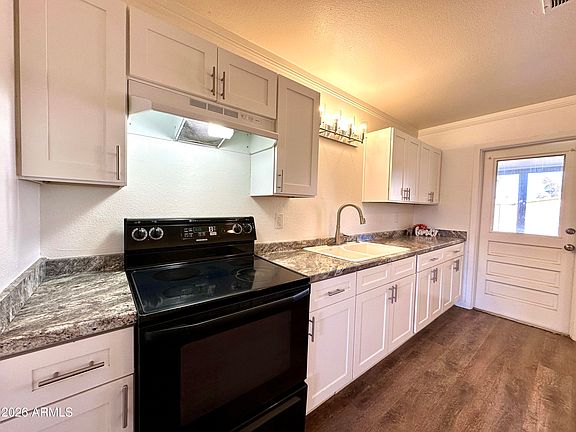 5th image of 1822 W Wayland Rd