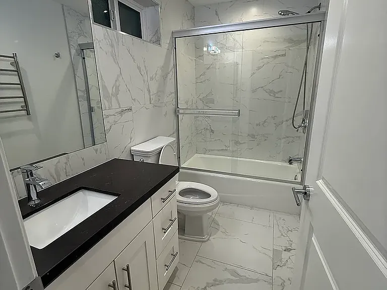 340 N Kenwood St #107 — Photo 5