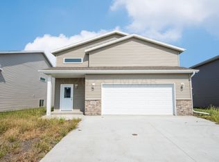 3050 39th Ave S, Moorhead, MN 56560