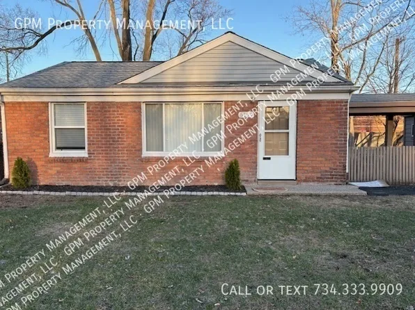 6104 Yale St, Westland, MI 48185