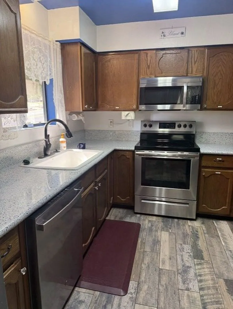 Completely Furnished long Term Rental- 2 Bedroom Home with Loft - Contact Property Pros Property ... — Photo 2
