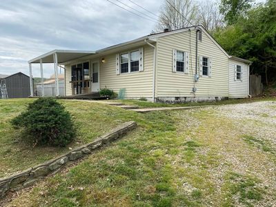 23 Fairview Rd, Alum Creek, WV, 25003