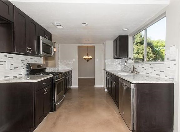 4th image of 12008 Aspendale Dr
