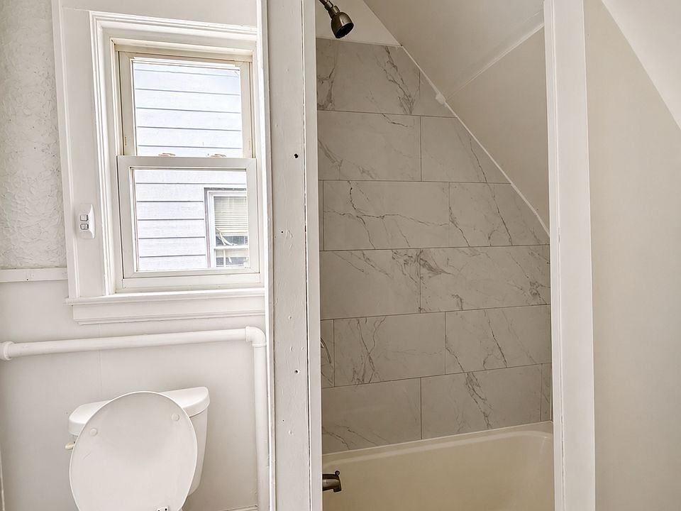 2nd image of 55 Rose Ter APT 3