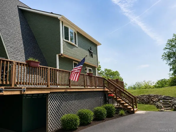 17 Hilltop Avenue, Newburgh, NY 12550