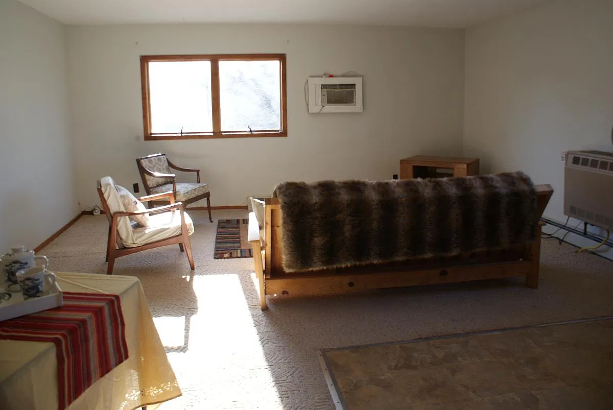 1 bed, 900 sqft, $1,400 — Photo 3