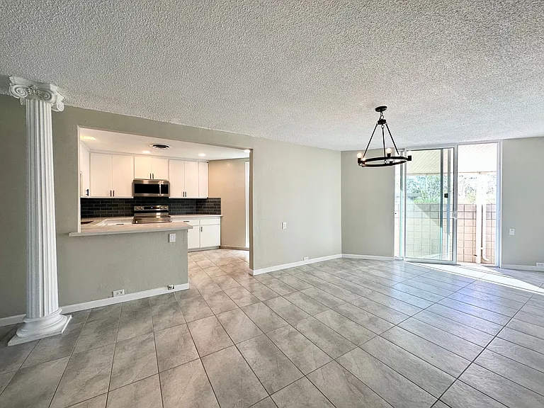 200 Camino Norte — Photo 2
