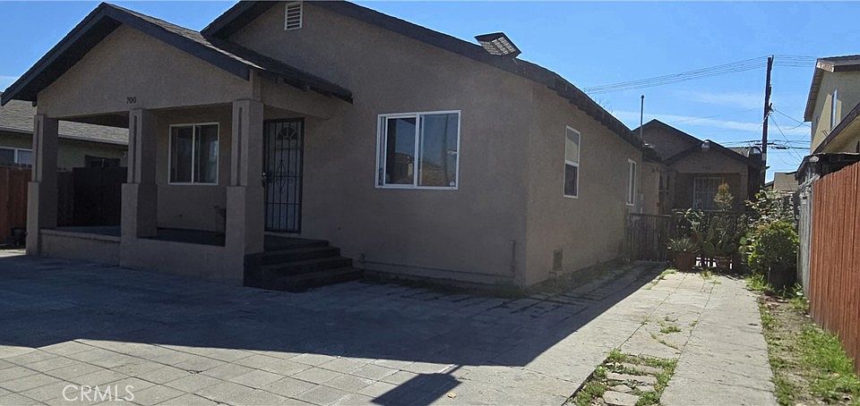 1st image of 700 W 77th St
