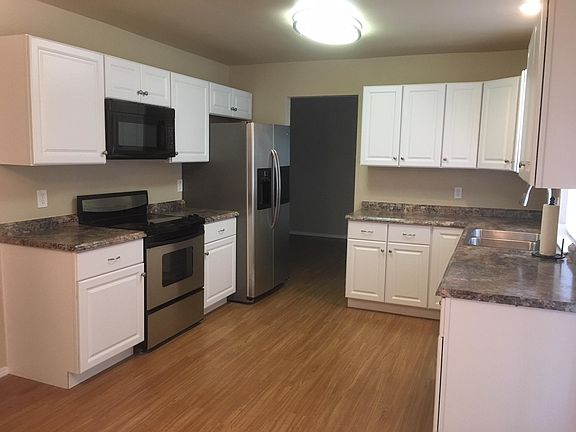 5th image of 2918 Geneva Dr