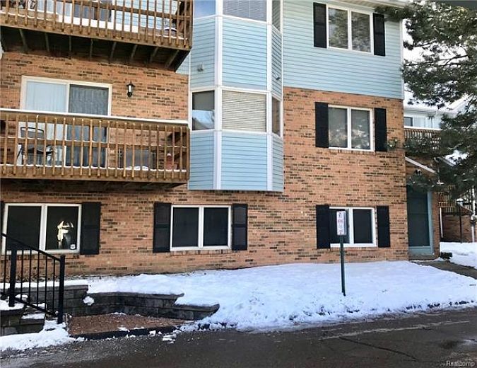 1st image of 163 Pinewood Cir