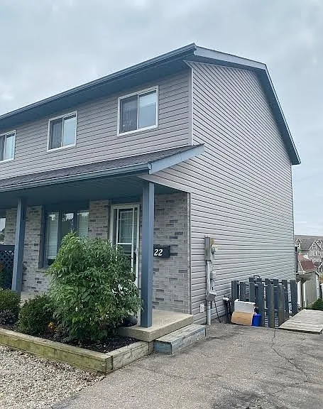 22 Dyer Ct #LOWER — Photo 1