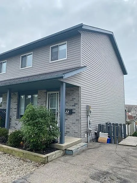 22 Dyer Ct #LOWER