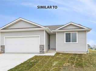 1305 Locust St, Waukee, IA 50263