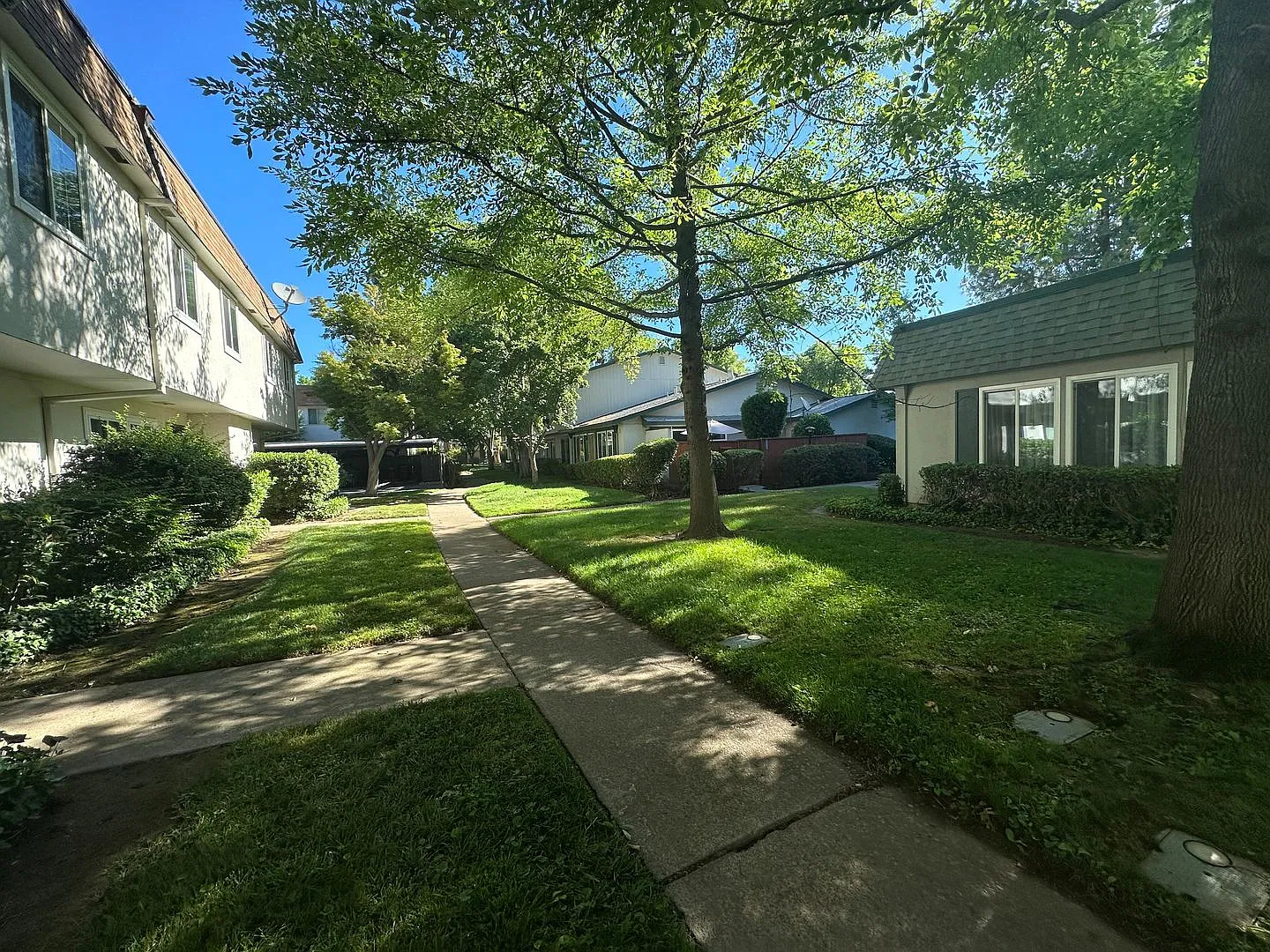 Three Bedroom Townhome Near River Access — Photo 2