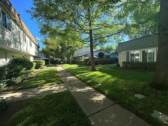 2nd image of 8879 Salmon Falls Dr Unit C