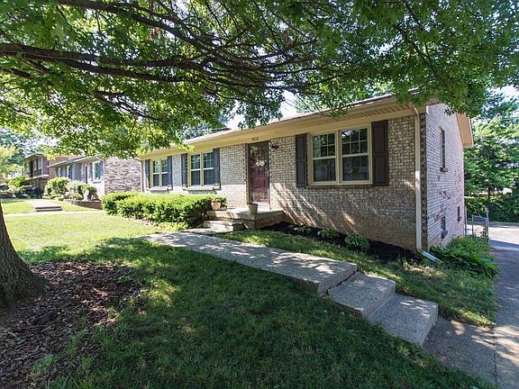 4th image of 3913 Hidden Springs Dr