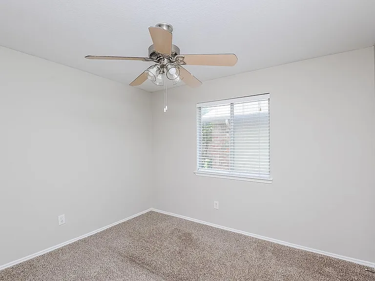 2325 Northway — Photo 13