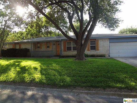 3rd image of 1590 Gardenia Dr
