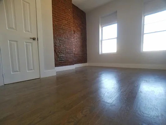 Rented by Evergreen Apartments BK | media 4