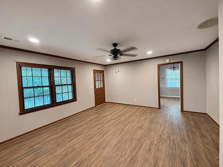 1915 Coventry Dr — Photo 14