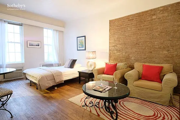 Rented by Sotheby's International Realty | media 6