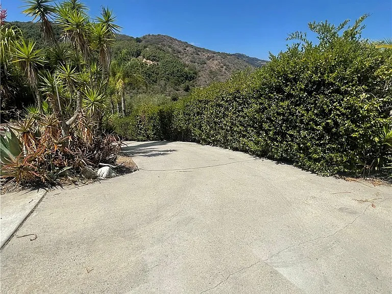 1361 De Luz Rd — Photo 13