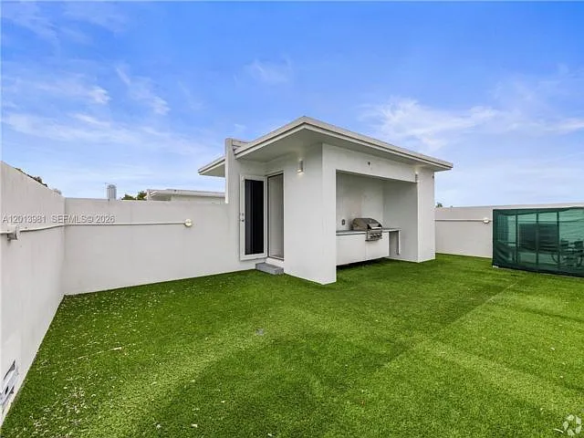 434 SW 10th Ave — Photo 16