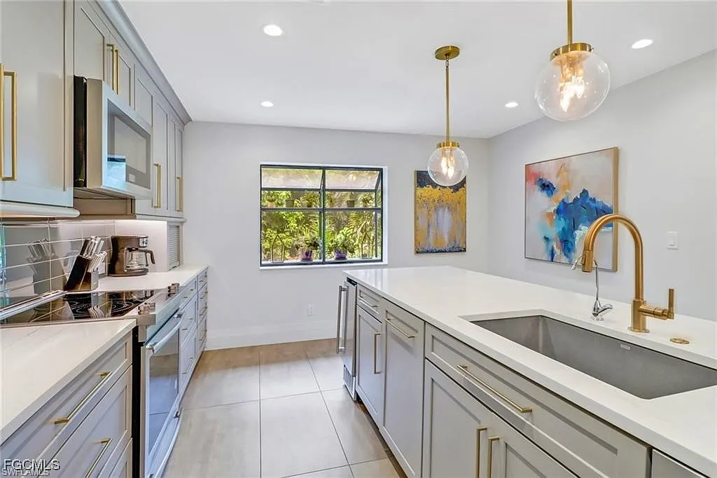 2 bed, 2.0 bath, 1584 sqft, $3,500 — Photo 4