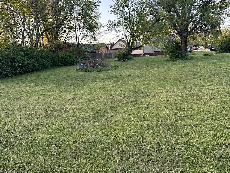 3345 W Don Tyson Pkwy — Photo 21