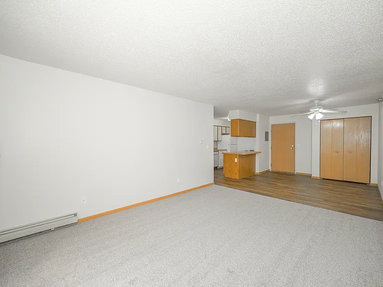 Oak Hills Manor — Photo 10