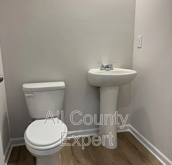 273 Bloomfield Cir — Photo 17